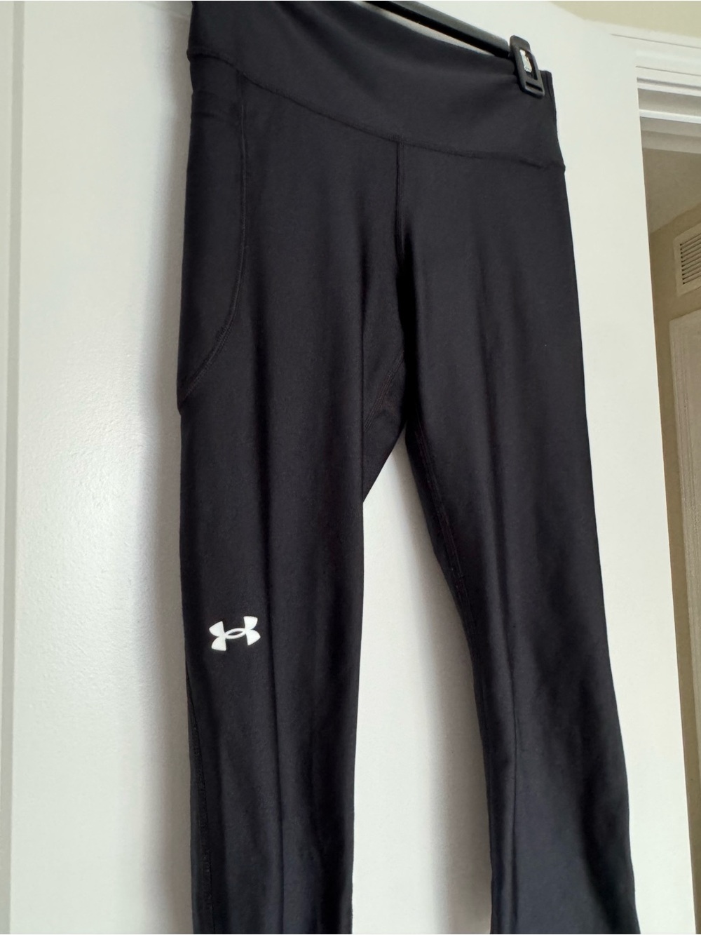Under Armour Women' Performance Leggings with White Logo